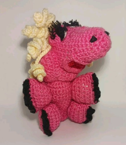Vintage hand crocheted miss - hand,